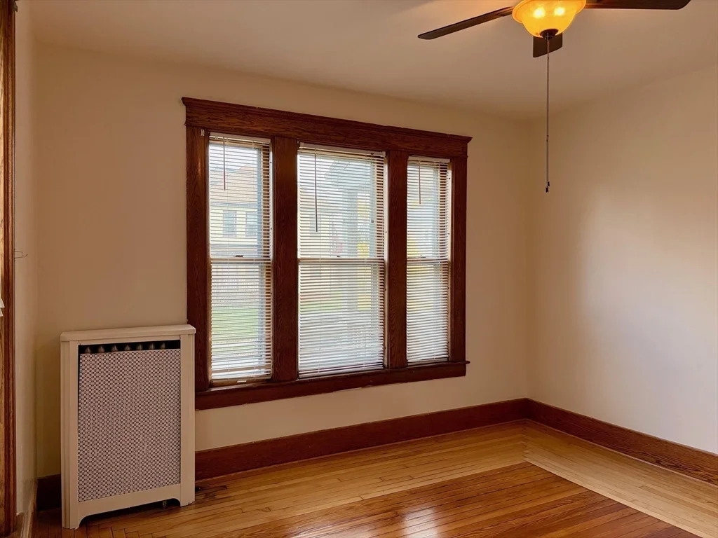 4 bed, 1 bath apartment for rent at 271-273 Pleasant St Unit 271, Holyoke — photo 5 of 17