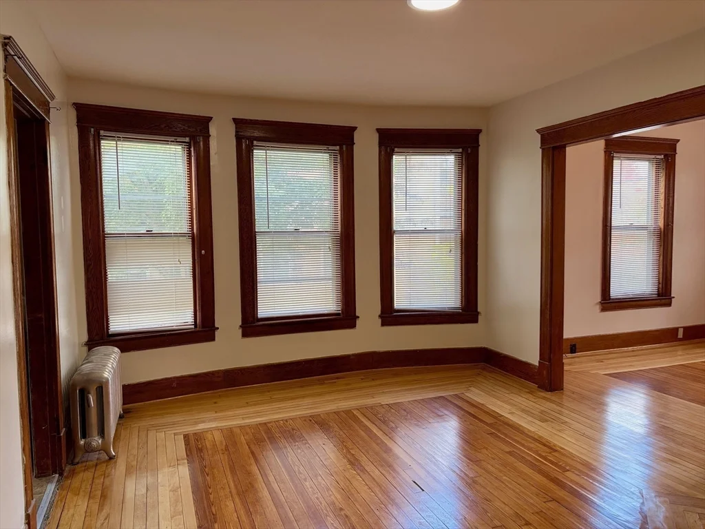 4 bed, 1 bath apartment for rent at 271-273 Pleasant St Unit 271, Holyoke — photo 6 of 17