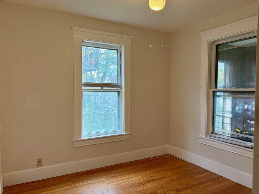 4 bed, 1 bath apartment for rent at 271-273 Pleasant St Unit 271, Holyoke — photo 14 of 17