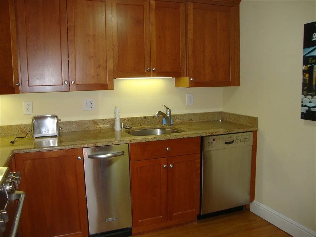 1 bed, 1 bath apartment for rent at 271 Beacon Unit 2, Back Bay — photo 7 of 9