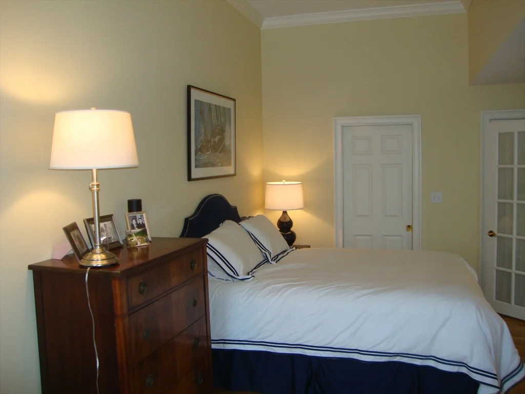 1 bed, 1 bath apartment for rent at 271 Beacon Unit 2, Back Bay — photo 5 of 9
