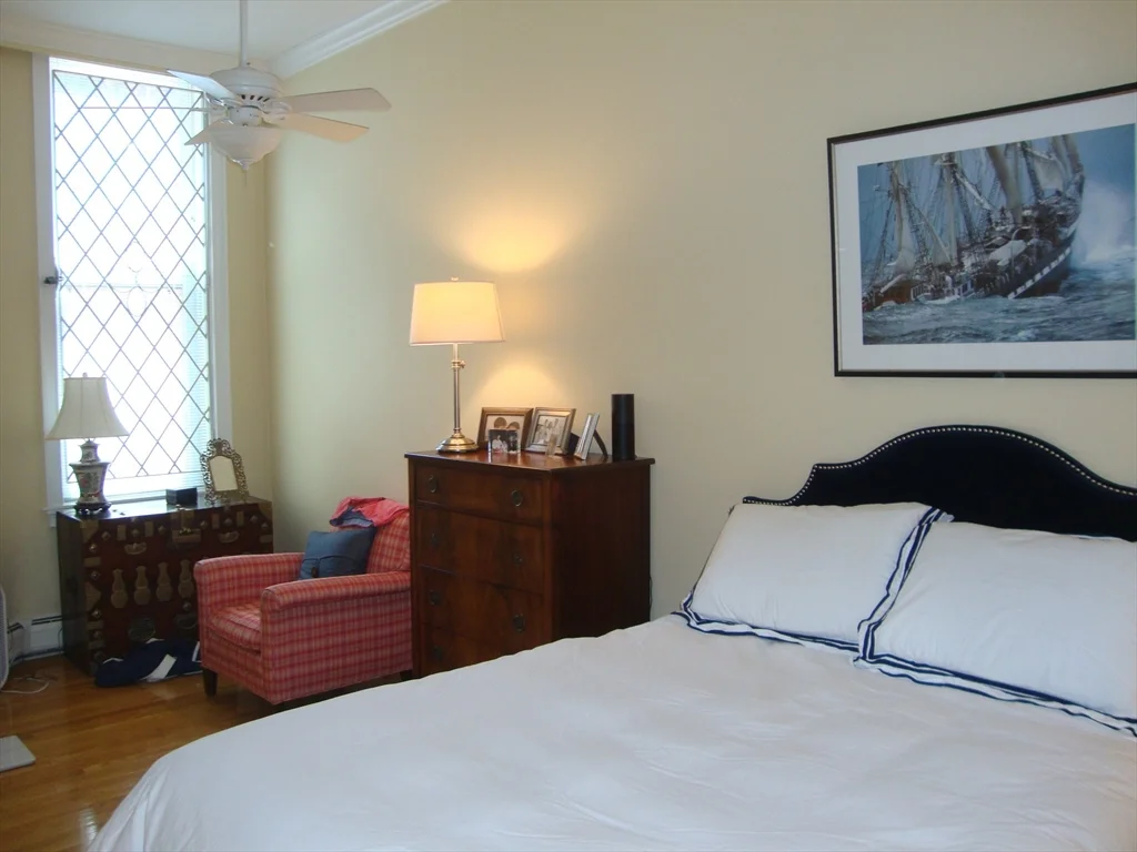 1 bed, 1 bath apartment for rent at 271 Beacon Unit 2, Back Bay — photo 4 of 9