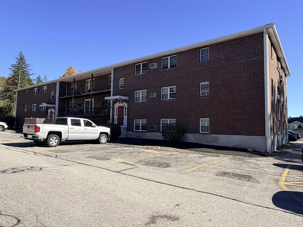 2 bed, 1 bath apartment for rent at 271 Boston Post Road E Unit 4, Marlborough — photo 3 of 15