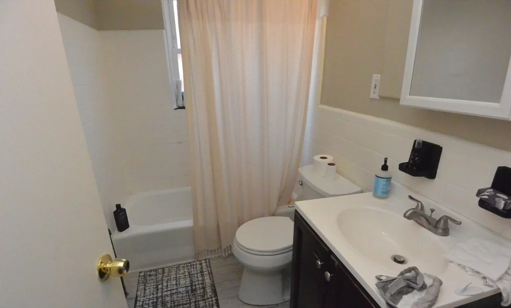 4 bed, 2 bath apartment for rent at 271 Corey Rd Unit 271, Brighton — photo 4 of 11