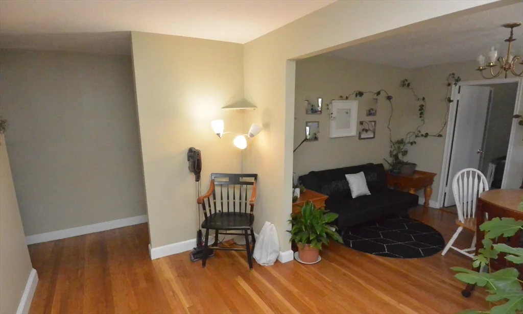 4 bed, 2 bath apartment for rent at 271 Corey Rd Unit 271, Brighton — photo 2 of 11