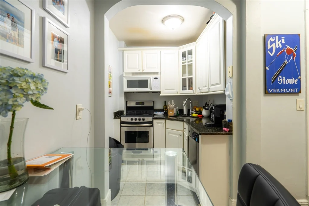 1 bed, 1 bath apartment for rent at 271 Dartmouth St Unit 1D, Back Bay — photo 7 of 12