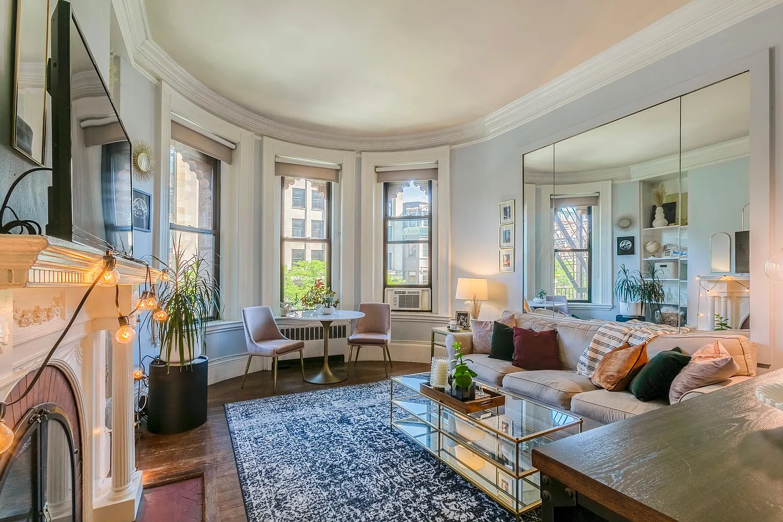 1 bed, 1 bath apartment for rent at 271 Dartmouth St Unit 2M, Back Bay — photo 1 of 15