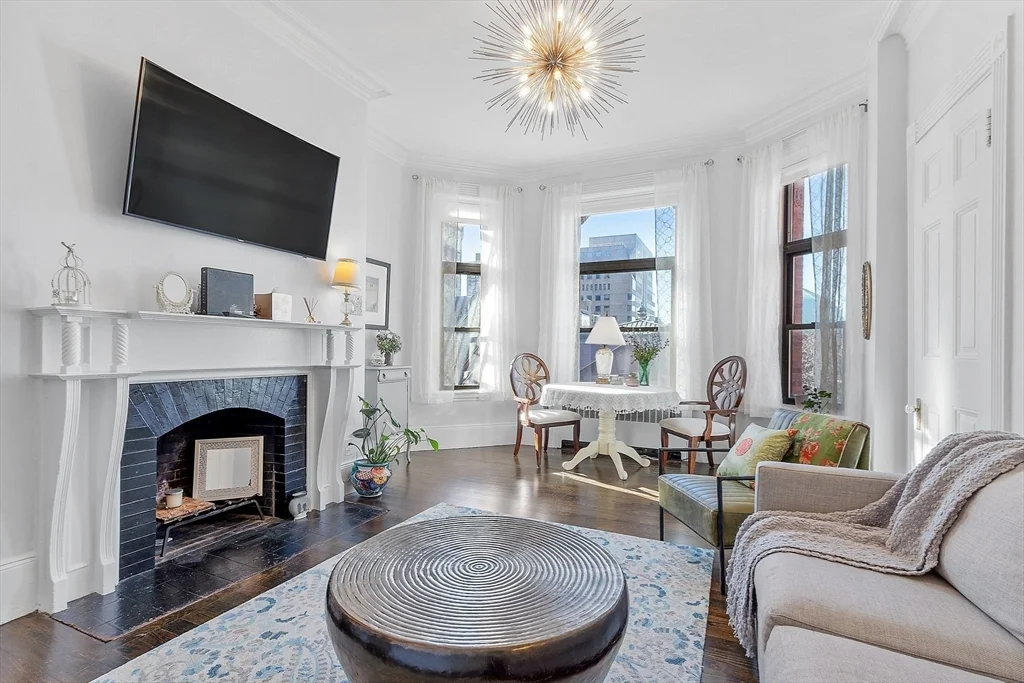1 bed, 1 bath apartment for rent at 271 Dartmouth St Unit 4H, Back Bay — photo 1 of 40