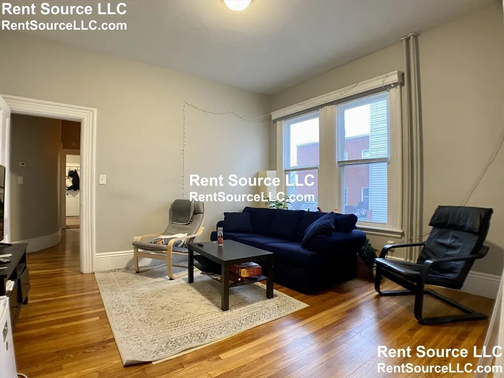 3 bed, 1.5 bath apartment for rent at 271 Highland Ave Unit 1, Powder House Square — photo 1 of 14