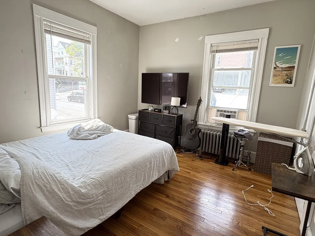 3 bed, 1.5 bath apartment for rent at 271 Highland Ave Unit 1, Powder House Square — photo 4 of 14