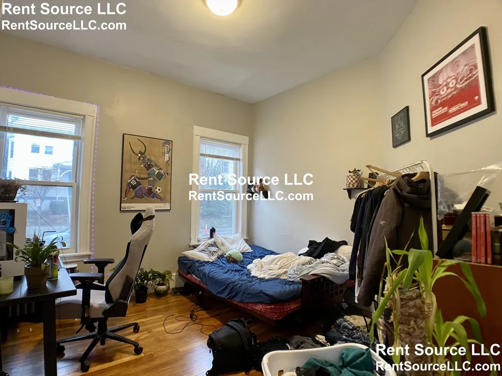 3 bed, 1.5 bath apartment for rent at 271 Highland Ave Unit 1, Powder House Square — photo 8 of 14
