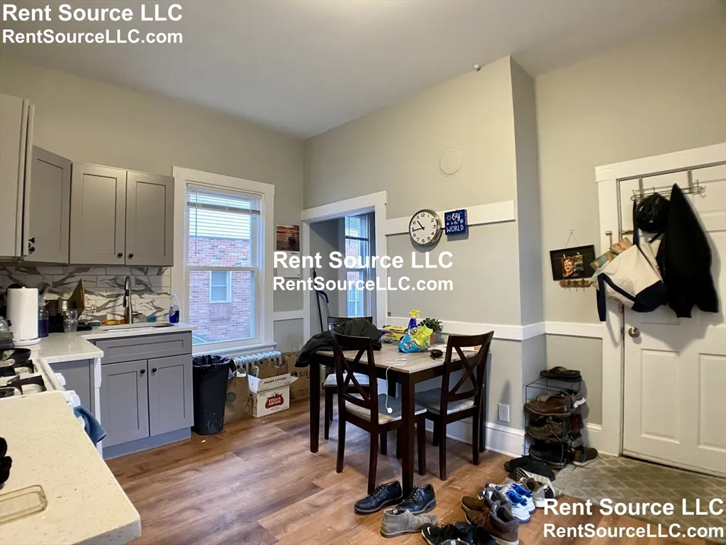 3 bed, 1.5 bath apartment for rent at 271 Highland Ave Unit 1, Powder House Square — photo 6 of 14