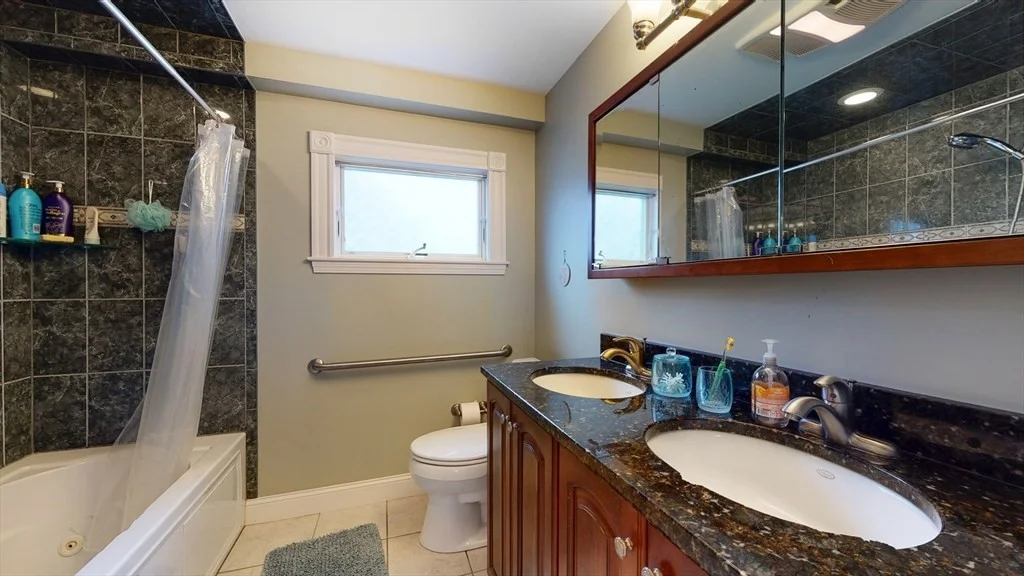4 bed, 2 bath apartment for rent at 271 River Rd Unit 271, Winthrop — photo 12 of 19