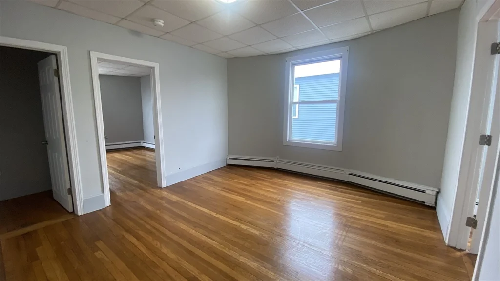 3 bed, 1 bath apartment for rent at 271 Shirley St Unit 4, Winthrop — photo 2 of 12