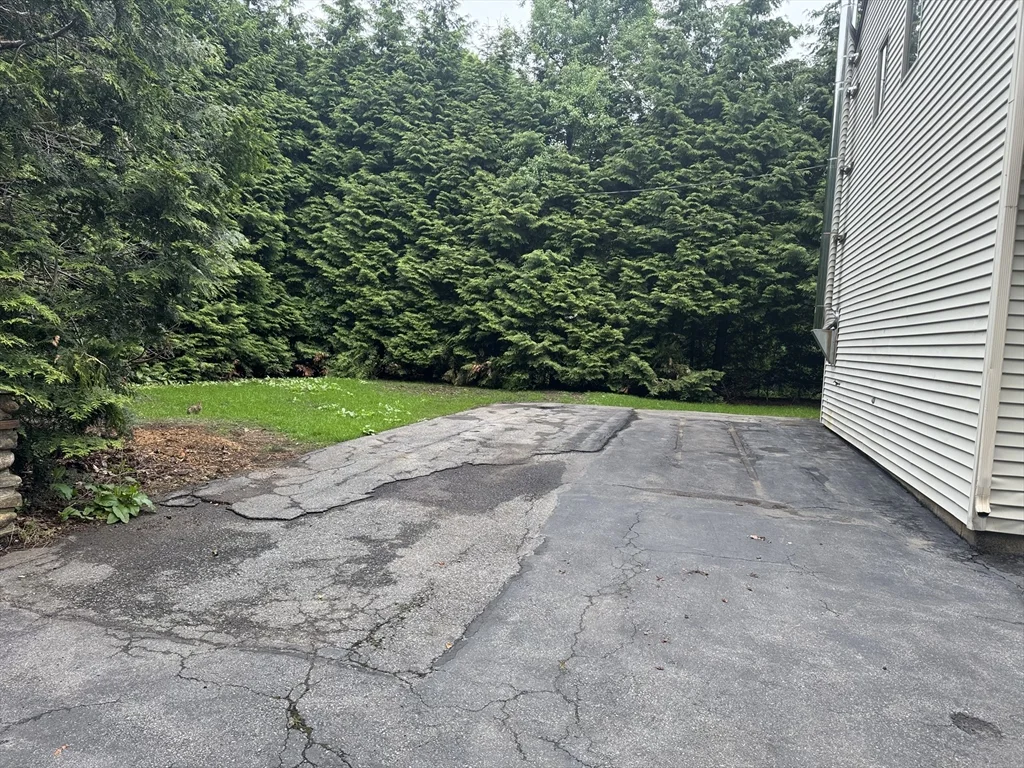 4 bed, 2 bath apartment for rent at 271 Wanoosnoc Rd Unit 2, Fitchburg — photo 2 of 23