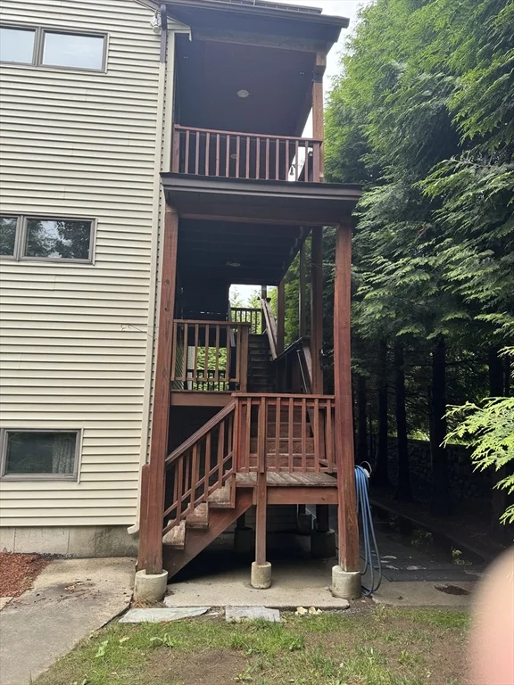 4 bed, 2 bath apartment for rent at 271 Wanoosnoc Rd Unit 2, Fitchburg — photo 3 of 23