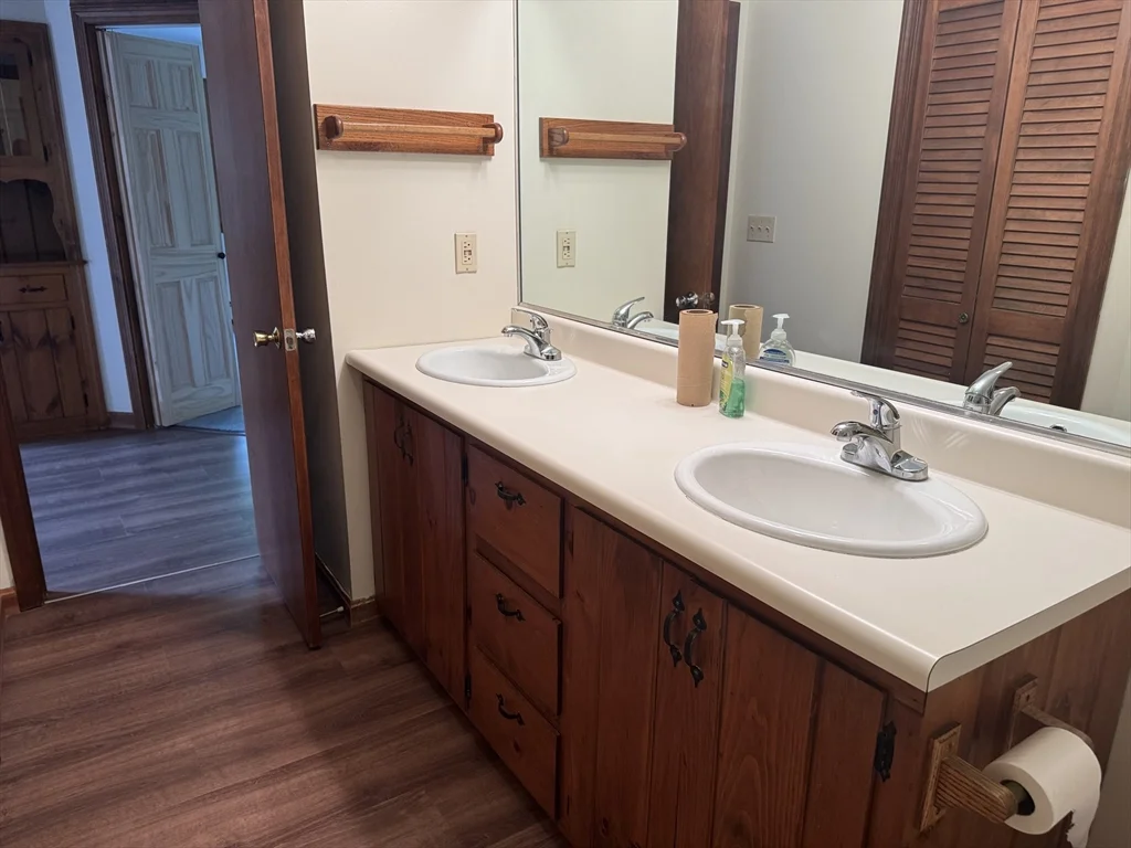 4 bed, 2 bath apartment for rent at 271 Wanoosnoc Rd Unit 2, Fitchburg — photo 12 of 23
