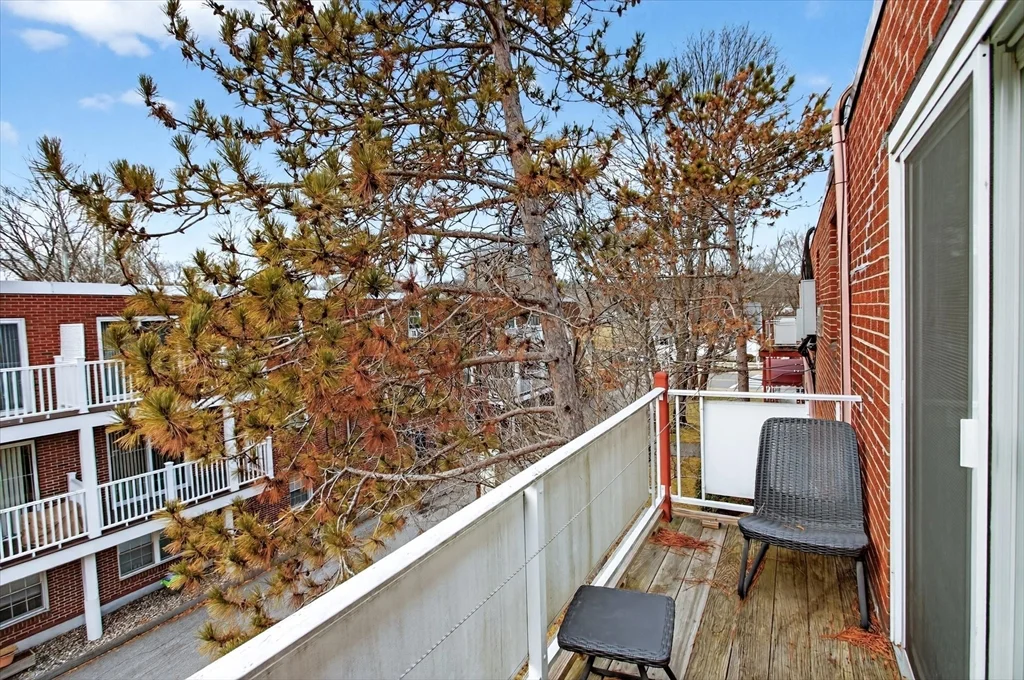 2 bed, 1 bath apartment for rent at 272 Albion St Unit 23, Wakefield — photo 11 of 12