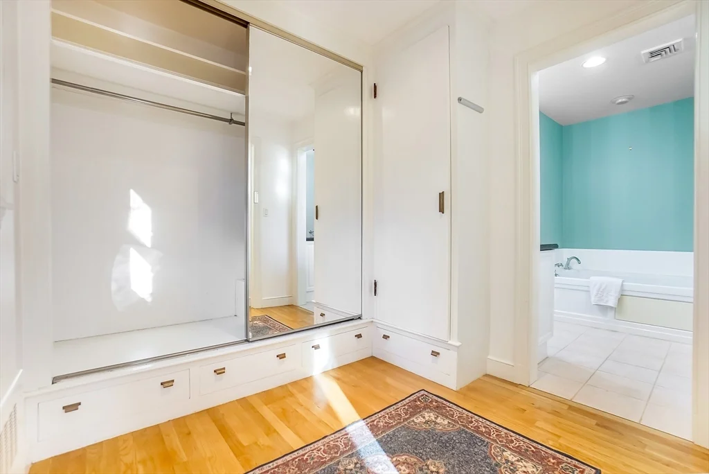 5 bed, 4+ bath apartment for rent at 272 Atlantic Ave, Swampscott — photo 11 of 28
