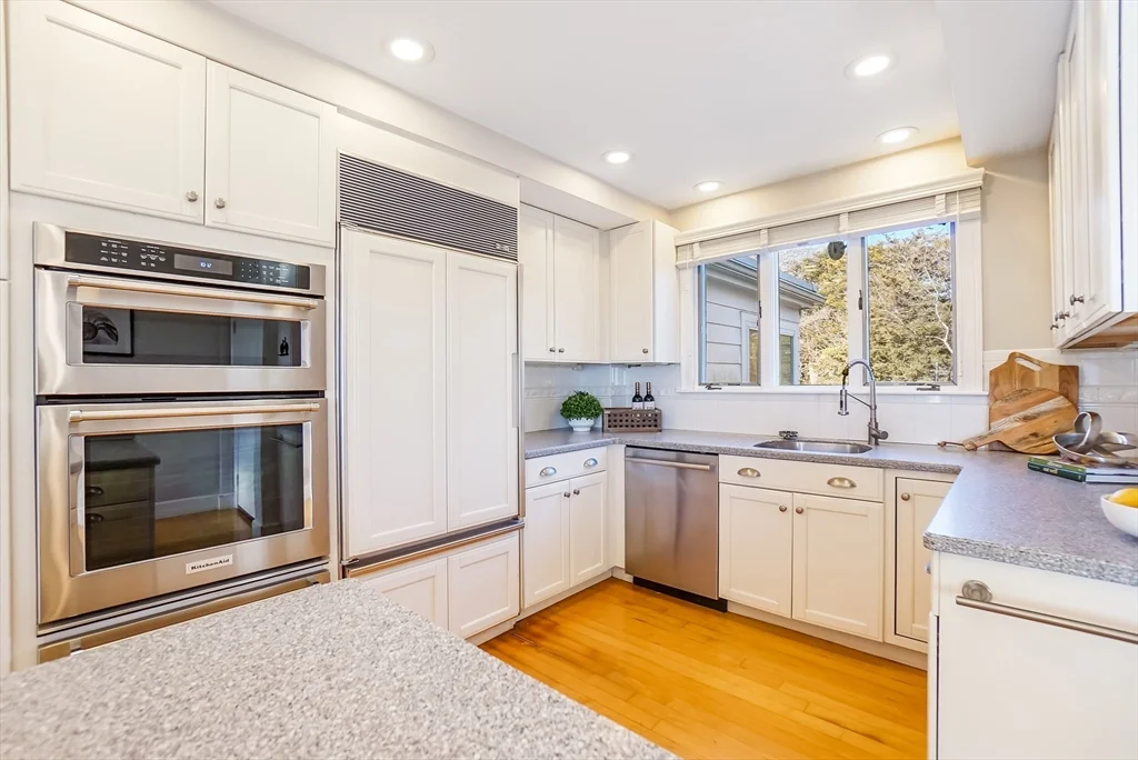 5 bed, 4+ bath apartment for rent at 272 Atlantic Ave, Swampscott — photo 8 of 28