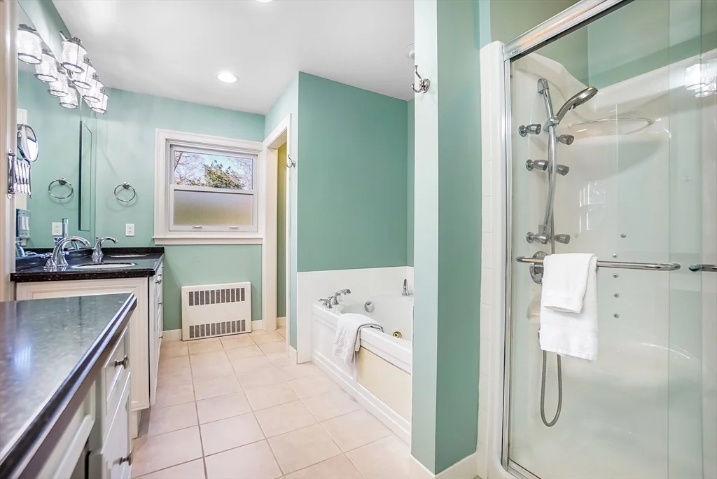 5 bed, 4+ bath apartment for rent at 272 Atlantic Ave, Swampscott — photo 12 of 28
