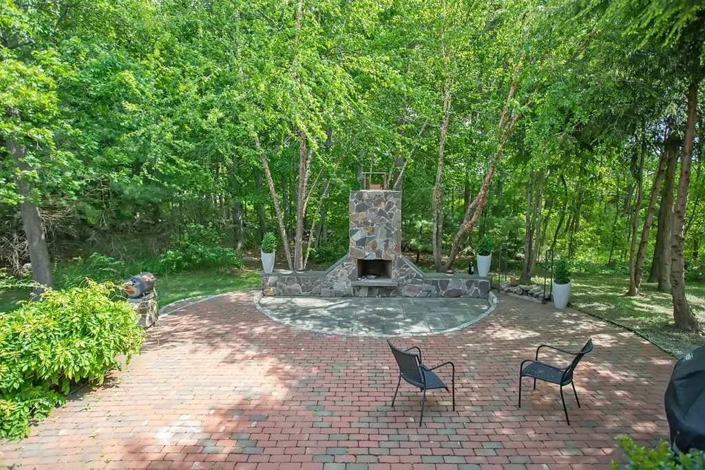 4 bed, 3 bath apartment for rent at 272 Beechwood St, Cohasset — photo 28 of 33