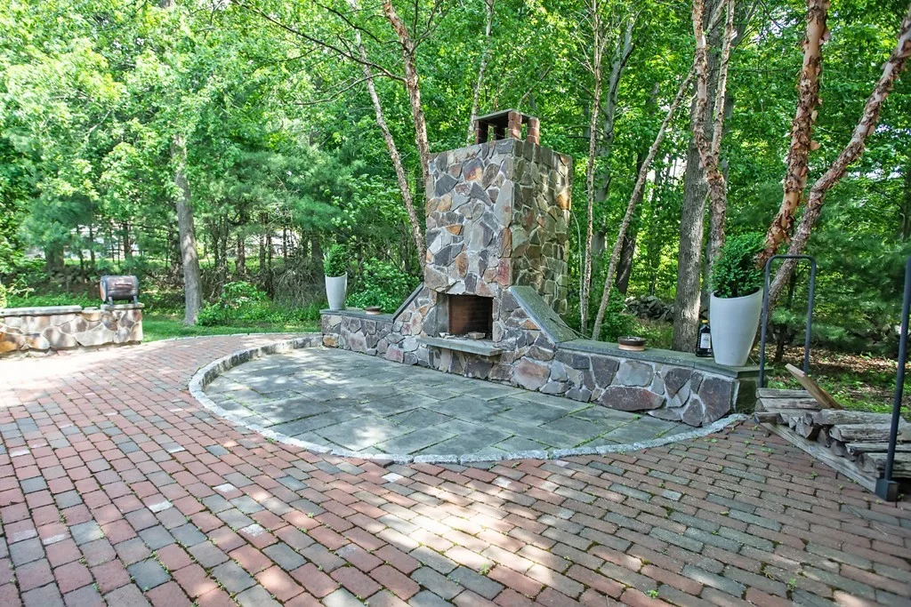 4 bed, 3 bath apartment for rent at 272 Beechwood St, Cohasset — photo 29 of 33