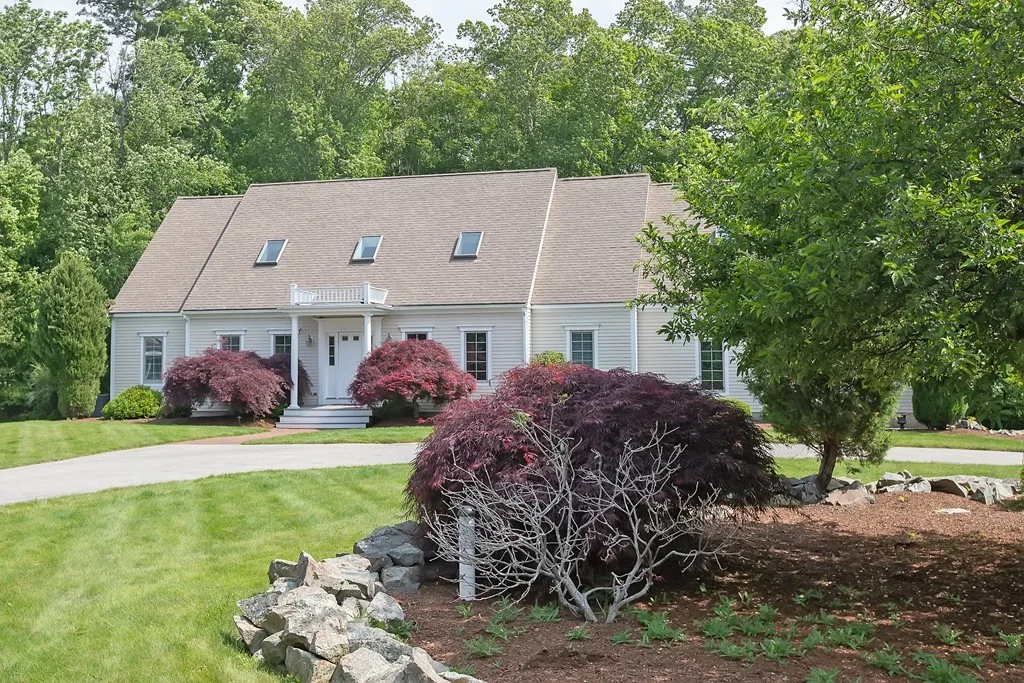 4 bed, 3 bath apartment for rent at 272 Beechwood St, Cohasset — photo 33 of 33
