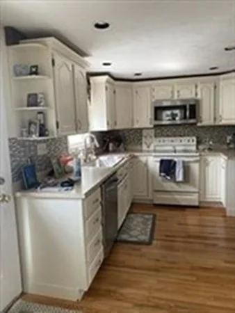 3 bed, 2 bath apartment for rent at 272 Brook St Unit 0, Nobscot — photo 9 of 33