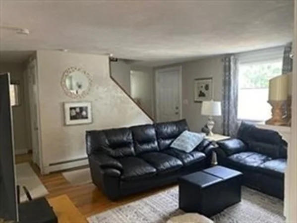 3 bed, 2 bath apartment for rent at 272 Brook St Unit 0, Nobscot — photo 5 of 33