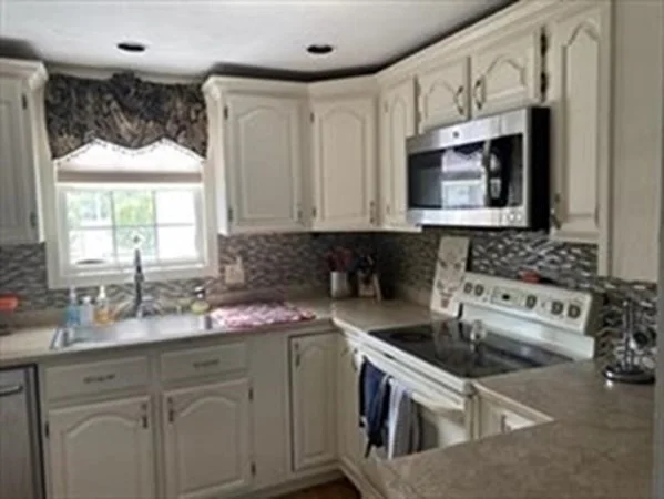 3 bed, 2 bath apartment for rent at 272 Brook St Unit 0, Nobscot — photo 8 of 33
