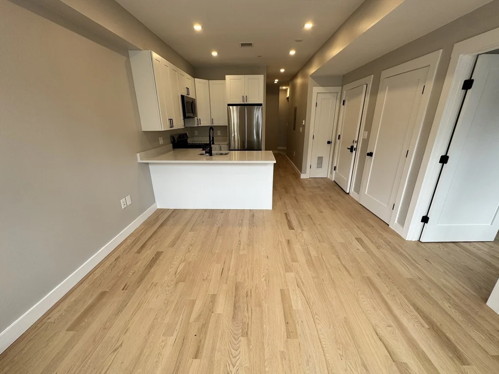 3 bed, 2 bath apartment for rent at 272 E Cottage St Unit 1, Dorchester — photo 2 of 10