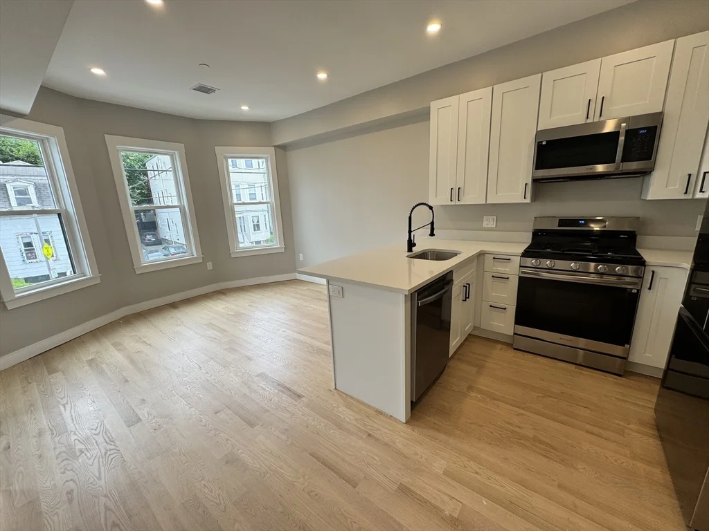 3 bed, 2 bath apartment for rent at 272 E Cottage St Unit 1, Dorchester — photo 1 of 10
