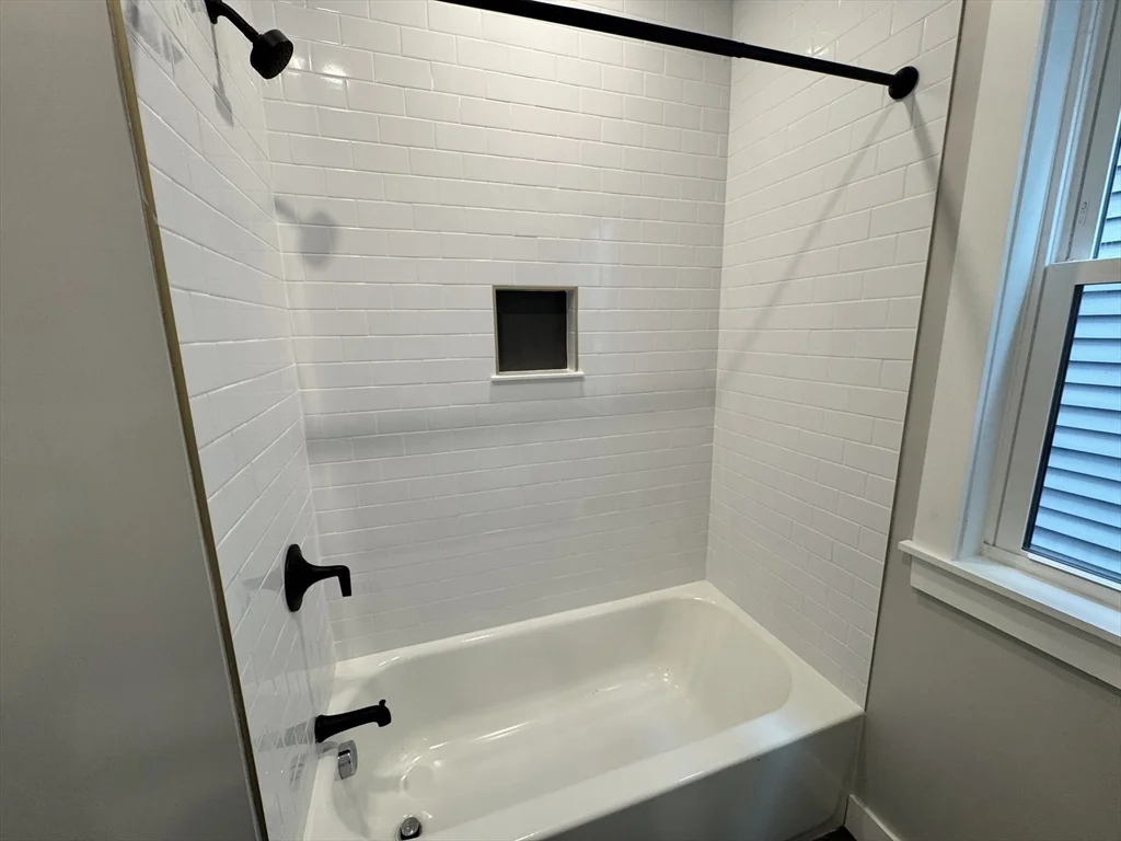 3 bed, 2 bath apartment for rent at 272 E Cottage St Unit 3, Dorchester — photo 9 of 11