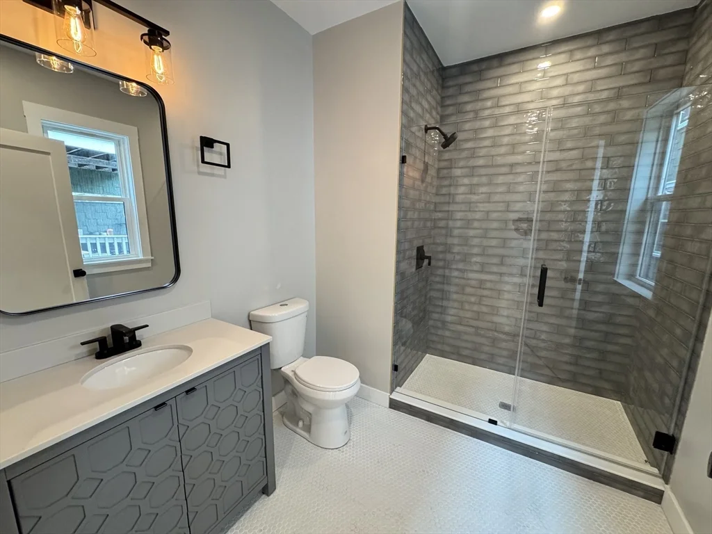 3 bed, 2 bath apartment for rent at 272 E Cottage St Unit 3, Dorchester — photo 4 of 11
