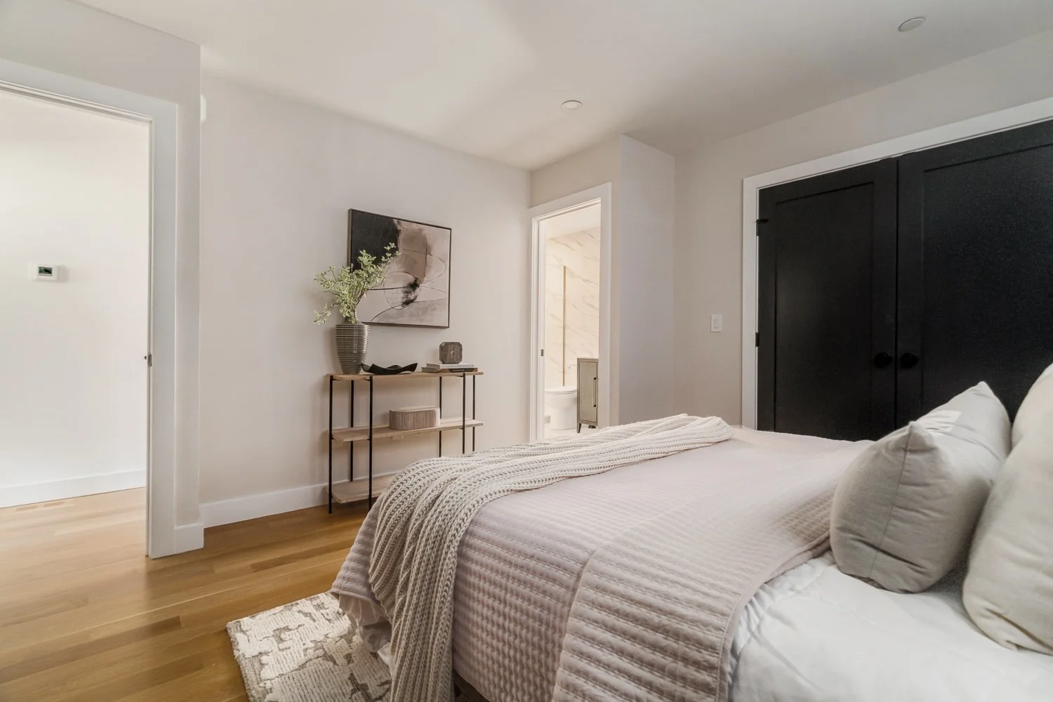 3 bed, 3 bath apartment for rent at 272 E Eagle Unit 1, East Boston — photo 25 of 40