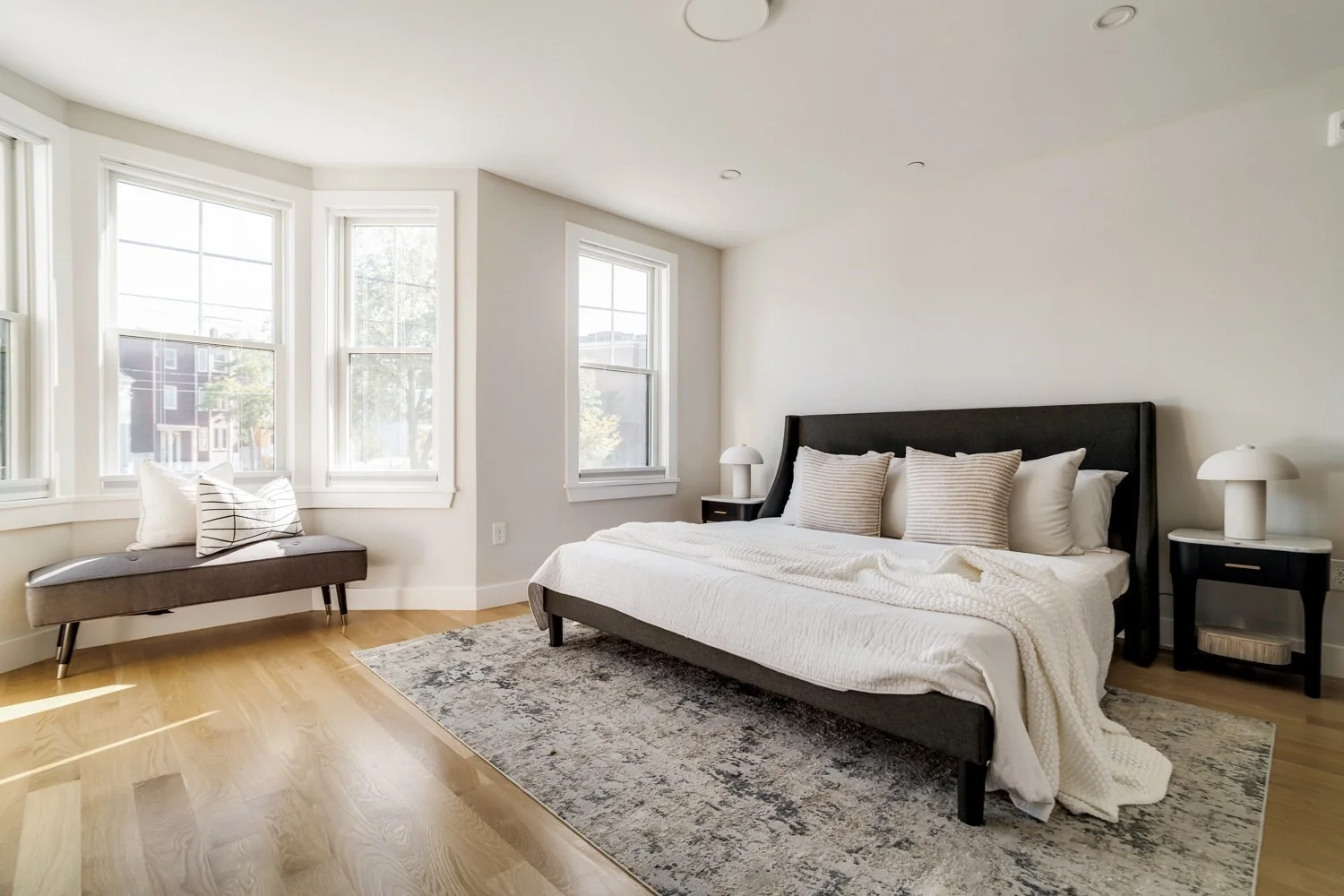 3 bed, 3 bath apartment for rent at 272 E Eagle Unit 1, East Boston — photo 30 of 40