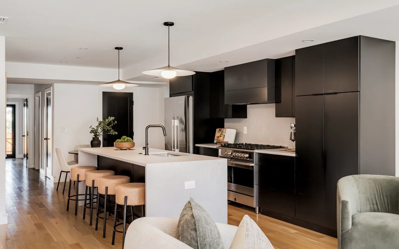 3 bed, 3 bath apartment for rent at 272 E Eagle Unit 1, East Boston — photo 10 of 40