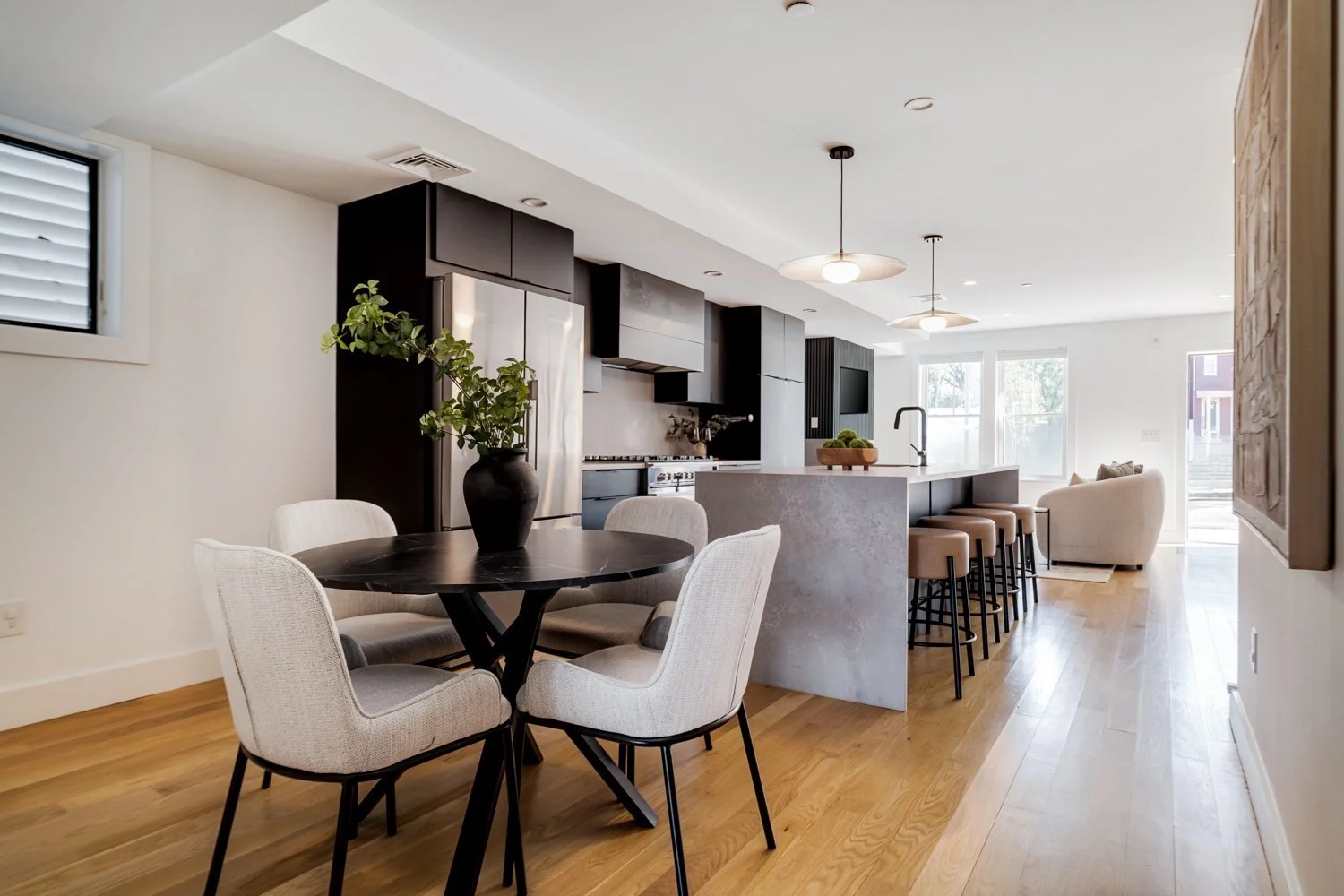 3 bed, 3 bath apartment for rent at 272 E Eagle Unit 1, East Boston — photo 8 of 40