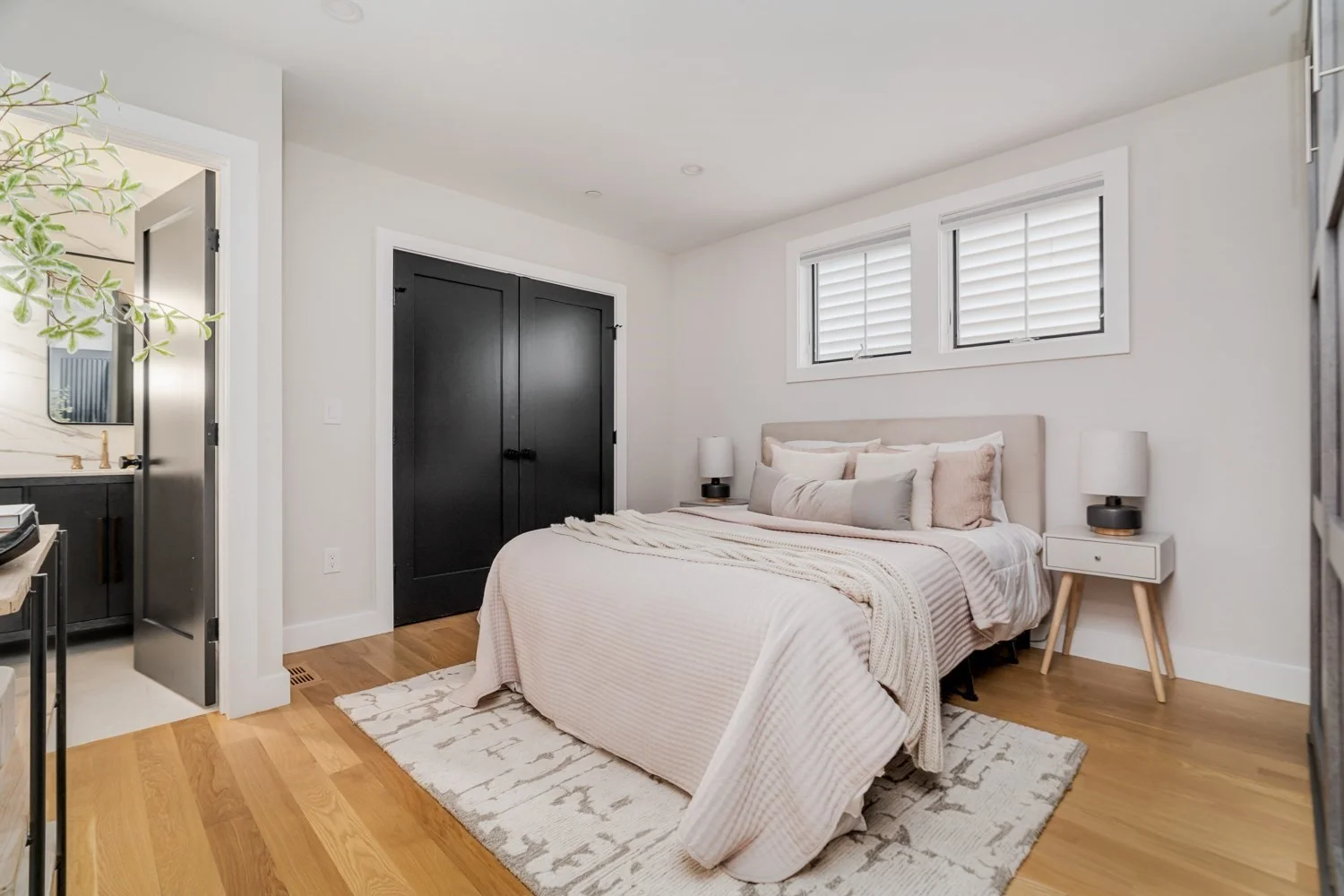 3 bed, 3 bath apartment for rent at 272 E Eagle Unit 1, East Boston — photo 24 of 40