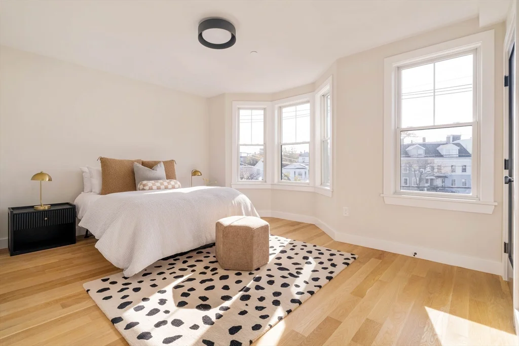 3 bed, 3 bath apartment for rent at 272 East Eagle Unit 4, East Boston — photo 9 of 23