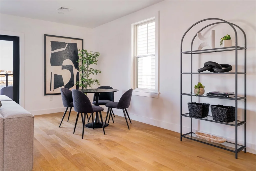 3 bed, 3 bath apartment for rent at 272 East Eagle Unit 4, East Boston — photo 3 of 23
