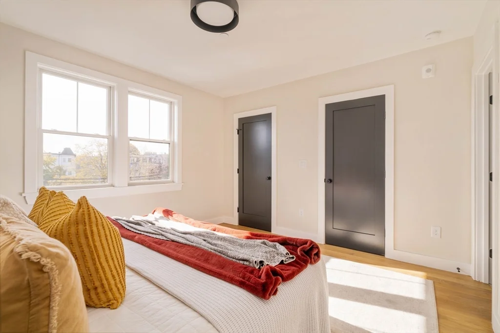 3 bed, 3 bath apartment for rent at 272 East Eagle Unit 4, East Boston — photo 12 of 23
