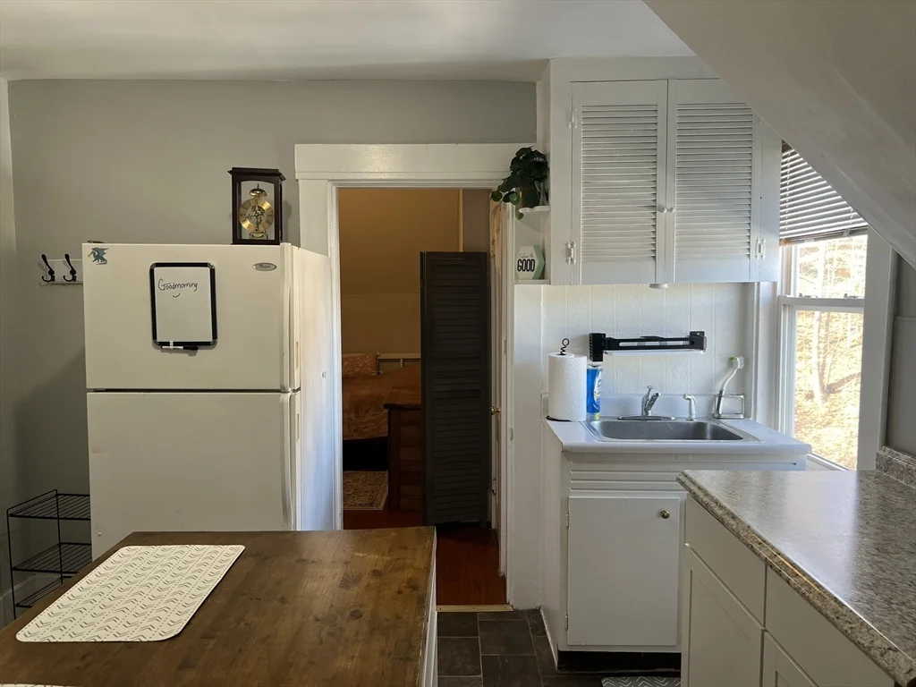 2 bed, 1 bath apartment for rent at 272 Front St Unit 5, Manchester — photo 3 of 19