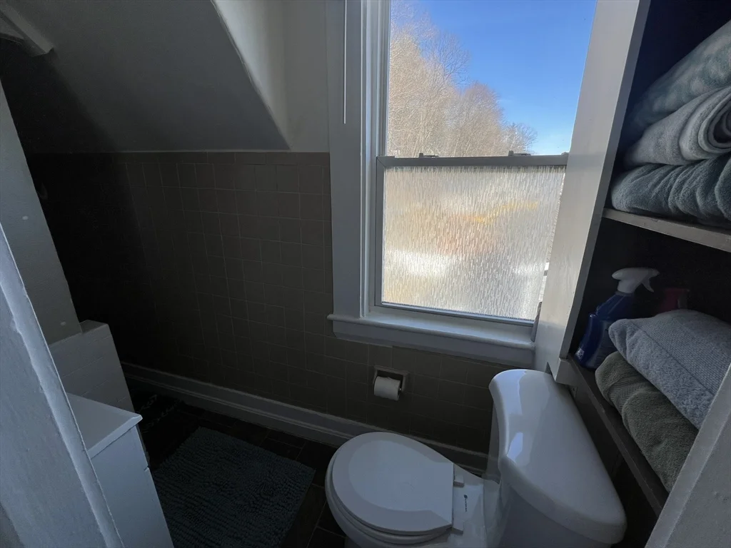 2 bed, 1 bath apartment for rent at 272 Front St Unit 5, Manchester — photo 12 of 19
