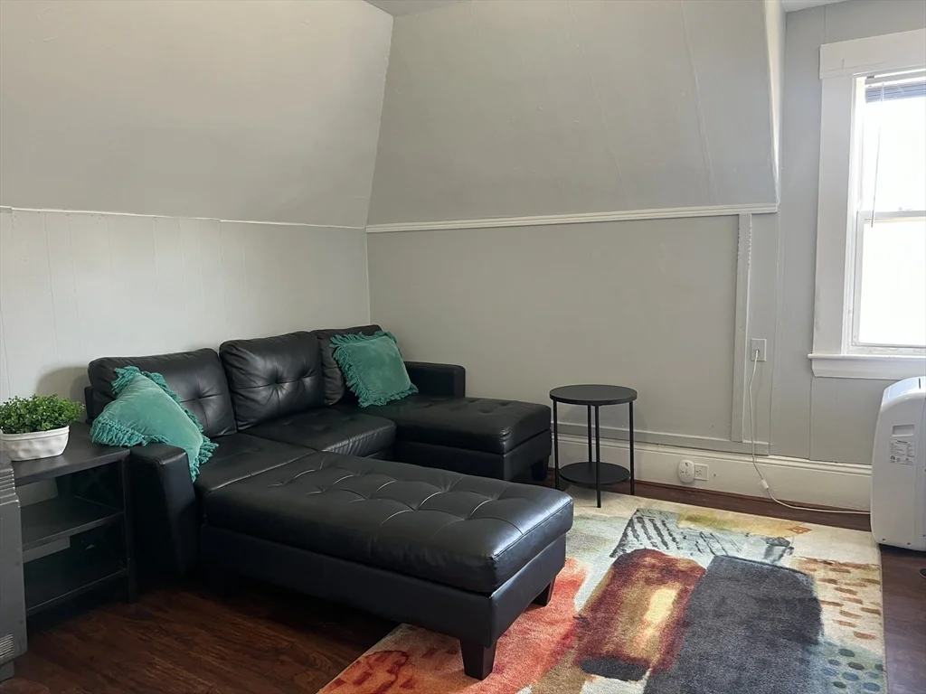 2 bed, 1 bath apartment for rent at 272 Front St Unit 5, Manchester — photo 5 of 19