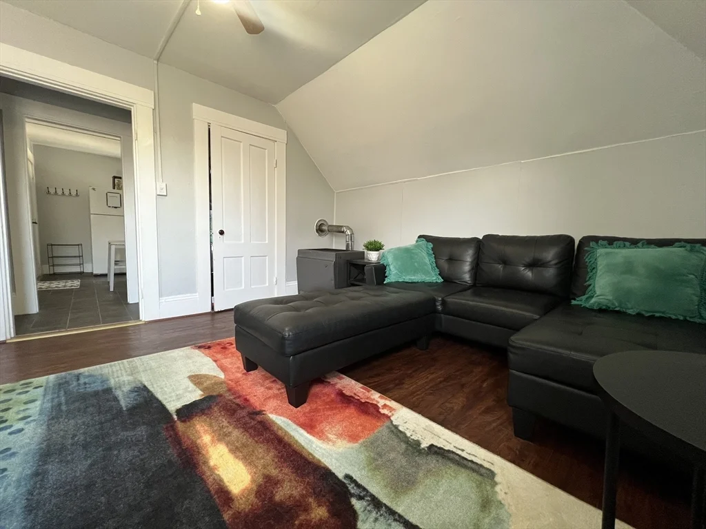 2 bed, 1 bath apartment for rent at 272 Front St Unit 5, Manchester — photo 6 of 19