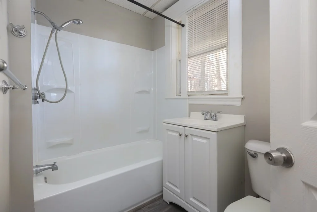 3 bed, 1 bath apartment for rent at 272 Geneva Unit 1, Dorchester — photo 7 of 8