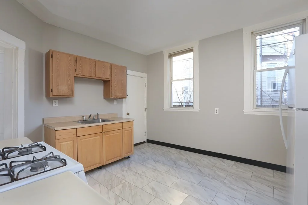 3 bed, 1 bath apartment for rent at 272 Geneva Unit 1, Dorchester — photo 3 of 8