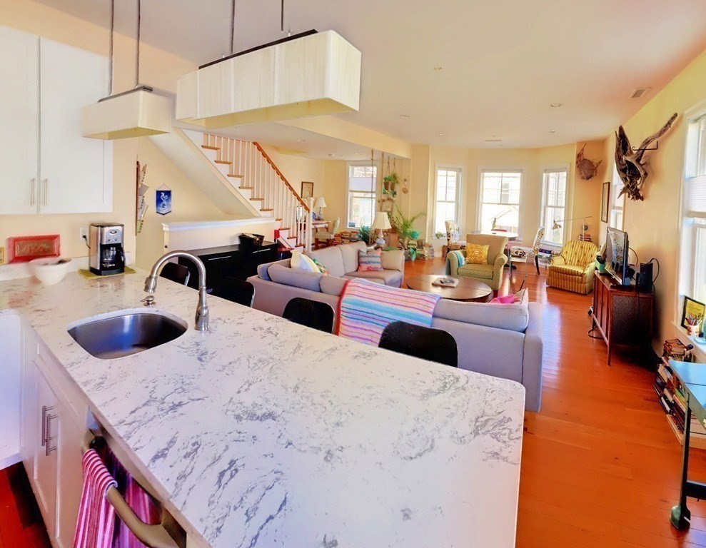2 bed, 2 bath apartment for rent at 272 Lamartine St Unit 2, Jamaica Plain — photo 1 of 7